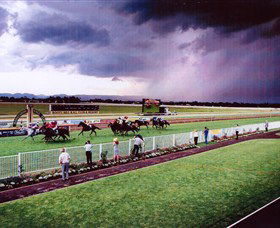 Hawkesbury Race Club - Broome Tourism 0
