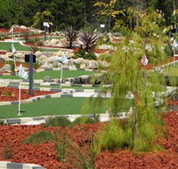 18 Hole Mini Golf - Club Husky - Broome Tourism