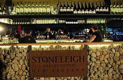 Stoneleigh Lounge - Broome Tourism 0