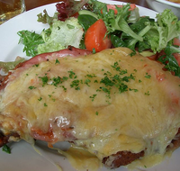 Raglan Tavern - Broome Tourism