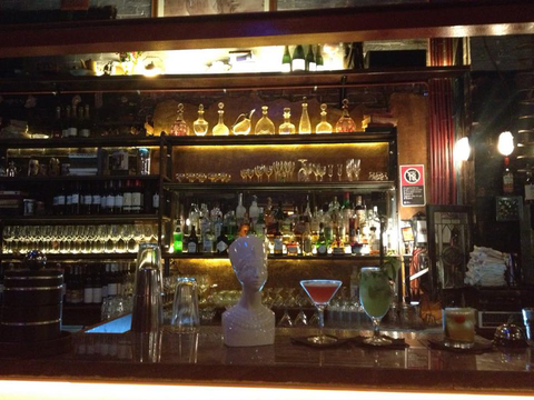 Red Baron's Lounge Bar - Broome Tourism 1
