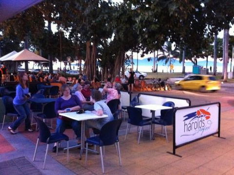 Harolds Seafood On The Strand - Broome Tourism 5
