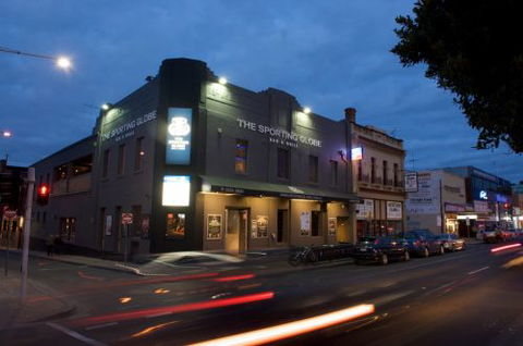 The Sporting Globe Bar & Grill - Broome Tourism 0