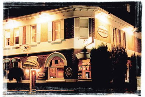 Sawyers Arms Tavern - Broome Tourism 0