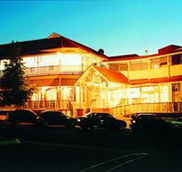 Loxton Community Hotel Motel - Broome Tourism