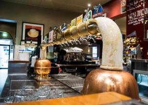 White Bull Hotel Armidale - Broome Tourism 1