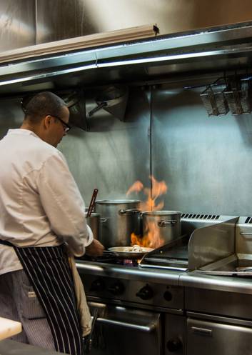 White Bull Hotel Armidale - Broome Tourism 2