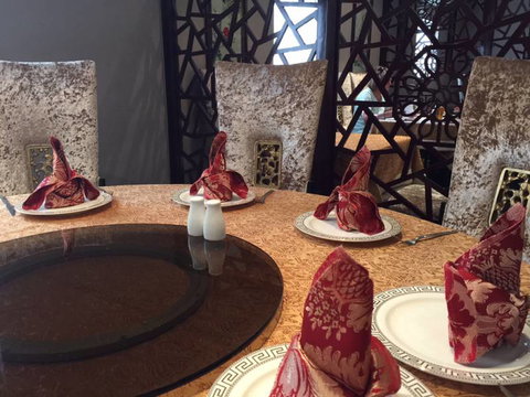 Dragon Palace - Broome Tourism 0