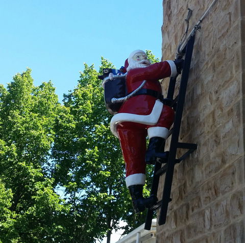 Hahndorf Christmas Market Walking Tours - Broome Tourism 1