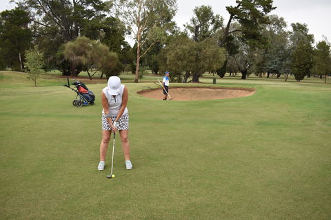 Nine And Dine Golf And Buffet Dinner With Seafood - Broome Tourism 0