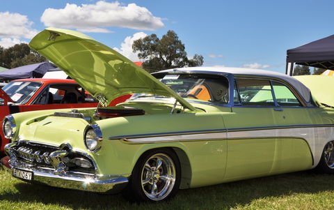 Chryslers On The Murray - Broome Tourism 1