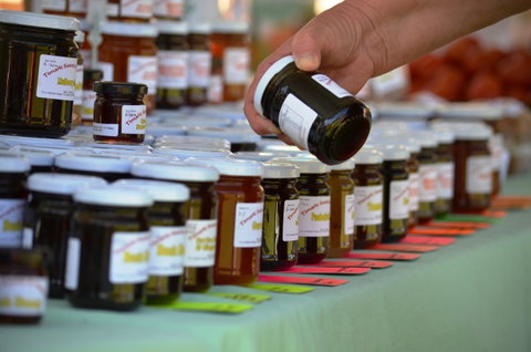 QCWA Sunday Markets - Broome Tourism 0