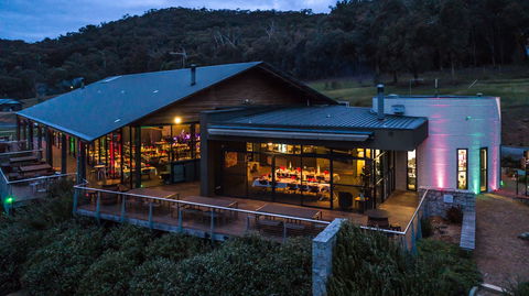 Christmas In July - Holmesglen At Eildon - Broome Tourism 1