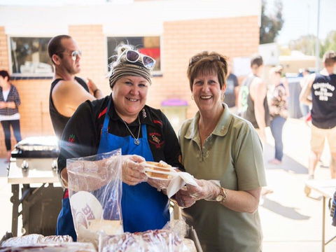 Mathoura Speed Shear And Annual Cancer Fundraiser - Broome Tourism 1
