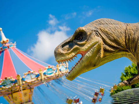 Mega Creatures At Hunter Valley Gardens - Postponed - Broome Tourism 0