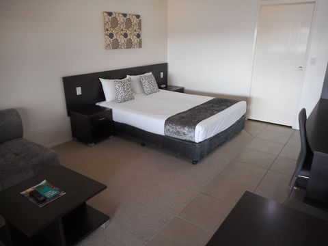 Injune Motor Inn - Broome Tourism 5