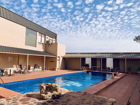 Desert Cave Hotel - Broome Tourism 6