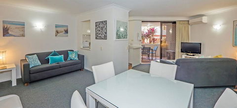 Burleigh On The Beach Holiday Apartments - Broome Tourism 5