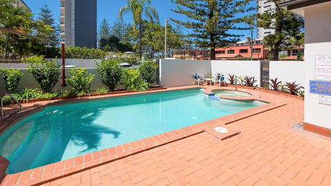 Burleigh On The Beach Holiday Apartments - Broome Tourism 2
