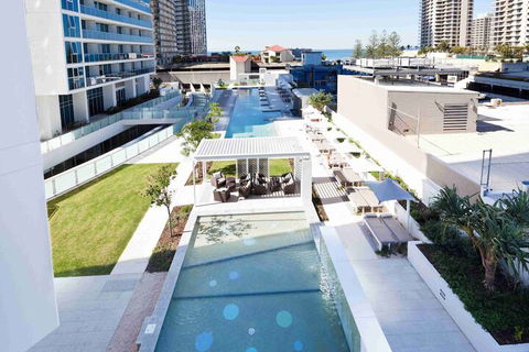 Hilton Surfers Paradise Hotel And Residences - Broome Tourism 2
