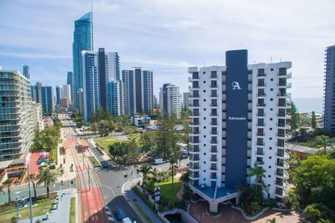Alexander Holiday Apartments - Broome Tourism 1