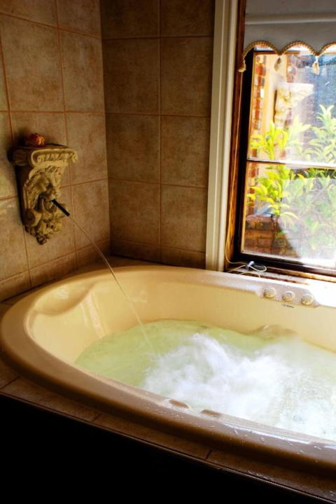 Jacobs Creek Retreat - Broome Tourism 5