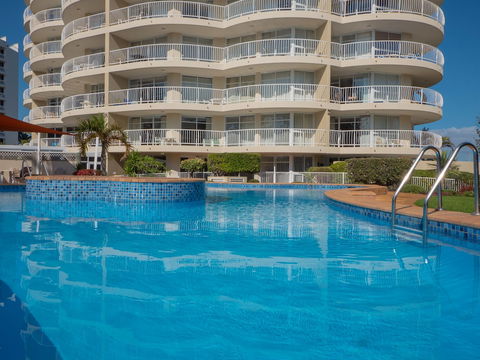 Burleigh Surf Apartments - Broome Tourism 5