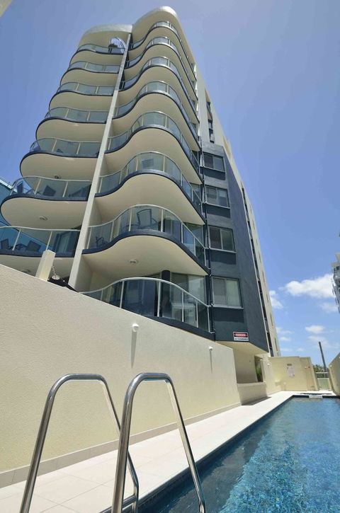 Malibu Mooloolaba - Broome Tourism 4