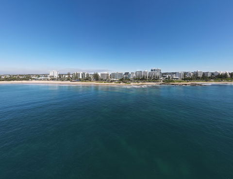 Malibu Mooloolaba - Broome Tourism 0