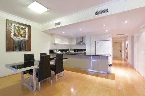 Verandah Apartments - Broome Tourism 4