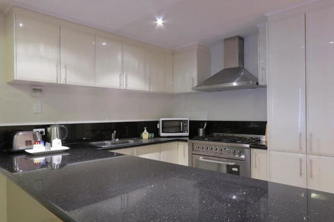 Verandah Apartments - Broome Tourism 3
