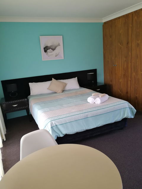 Lakeside Lodge Motel - Broome Tourism 5