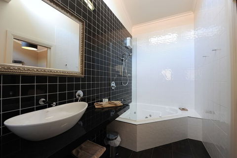 Alexandra Place - Broome Tourism 2