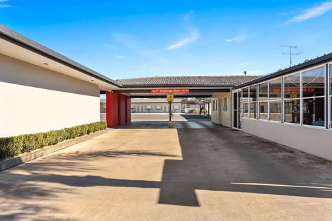 Econo Lodge Moree Spa Motor Inn - Broome Tourism 4