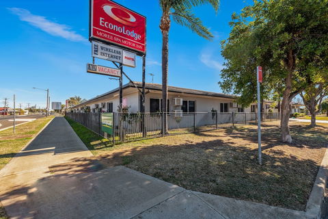 Econo Lodge Moree Spa Motor Inn - Broome Tourism 3