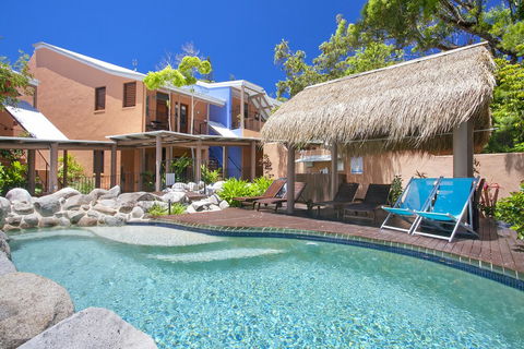 L'Auberge Noosa - Broome Tourism 1