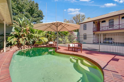 Prince Of Wales Motor Inn - Broome Tourism 1