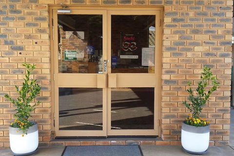 Sandhurst Motor Inn Bendigo - Broome Tourism 1