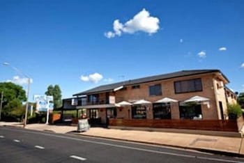 Golden West Motor Inn - Broome Tourism 1