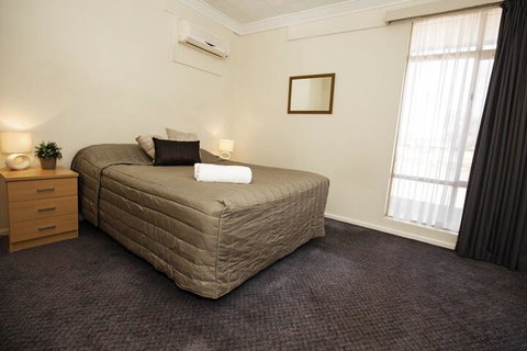 Kalgoorlie Overland Motel - Broome Tourism 5