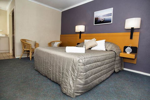 Kalgoorlie Overland Motel - Broome Tourism 4