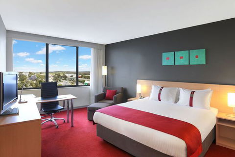 Holiday Inn Melbourne Airport, An IHG Hotel - Broome Tourism 5
