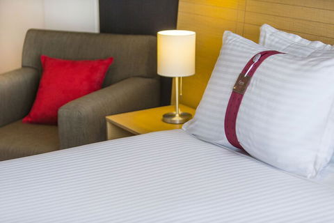 Holiday Inn Melbourne Airport, An IHG Hotel - Broome Tourism 6