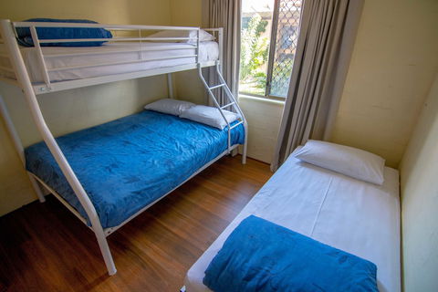 Mandurah Family Resort - Broome Tourism 0