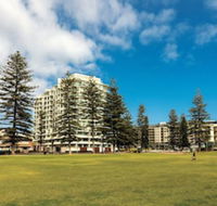 Oaks Glenelg Liberty Suites - Broome Tourism