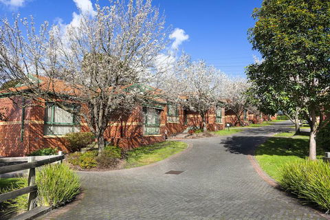 Mount Waverley Townhouses - Broome Tourism 1