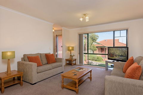 Mount Waverley Townhouses - Broome Tourism 5