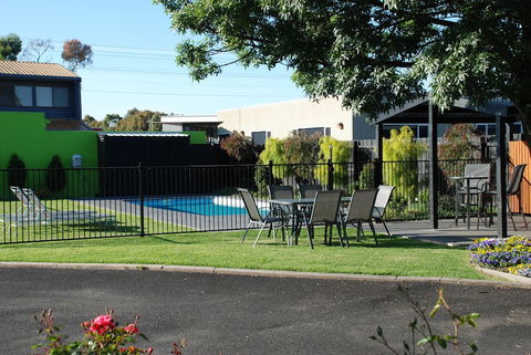 Mitchell On Main Motel & Apartments - Broome Tourism 0