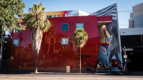 Base Backpackers Melbourne Hostel - Broome Tourism 1