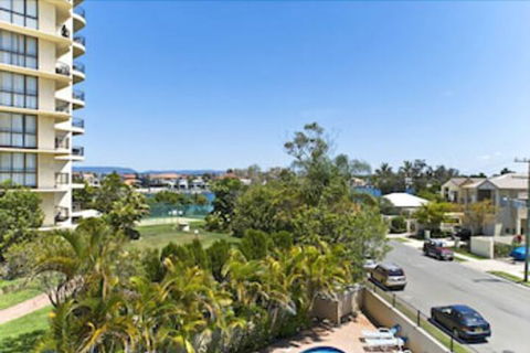 Budds Beach Apartments - Broome Tourism 1